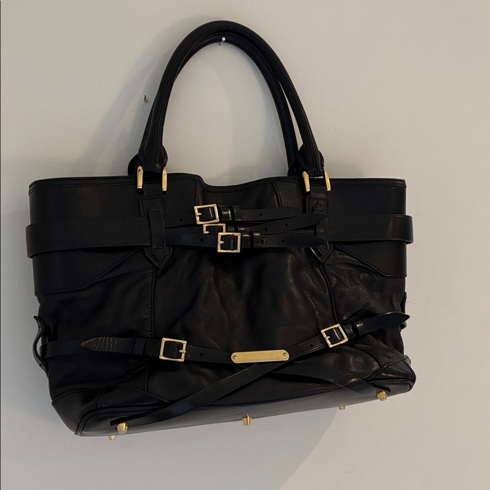 BURBERRY
Black Soft Leather Landscape Bridle Lynher Bag - Picture 2 of 14